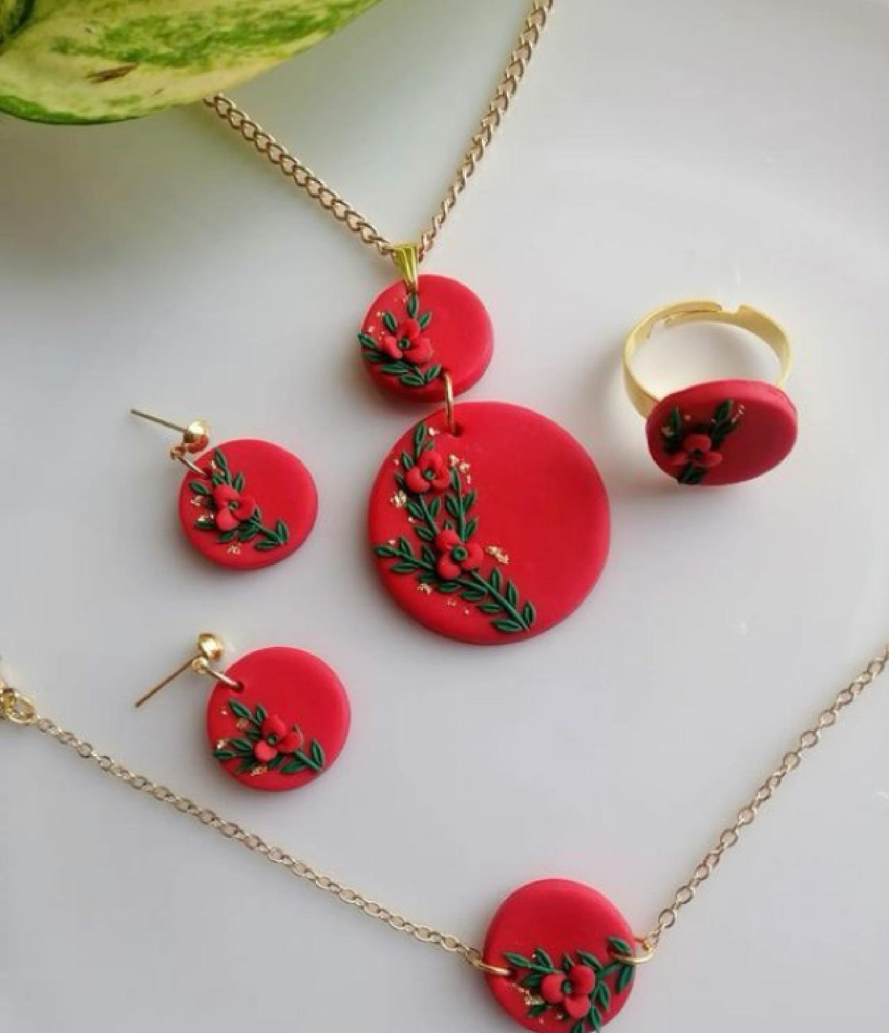 ترکیب سنتی و مدرن در طراحی اکسسوریها یلدایی