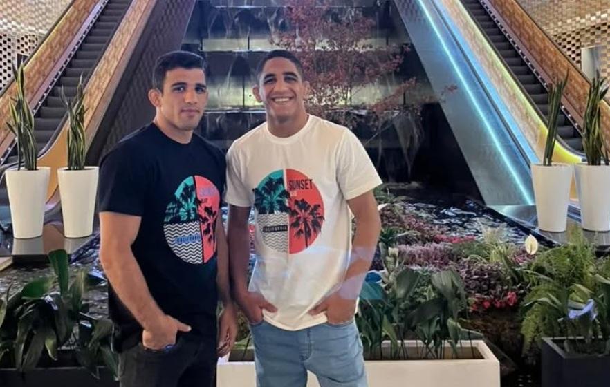 عکس رحمان عموزاد به همراه برادرش