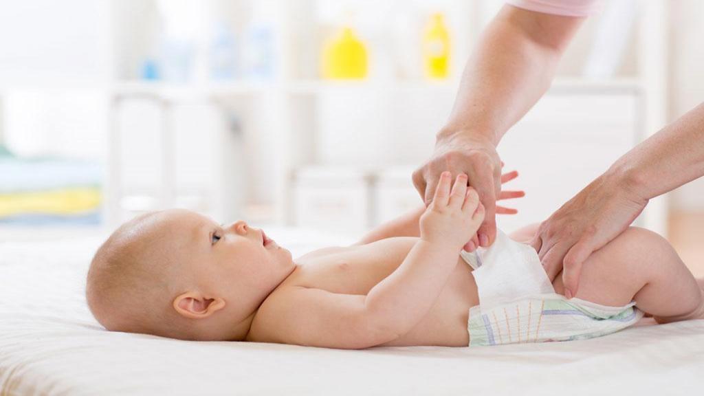 تعداد دفعات مدفوع نوزاد چقدر باید باشد، چه زمانی می توان گفت کودک دچار یبوست یا اسهال شده است؟