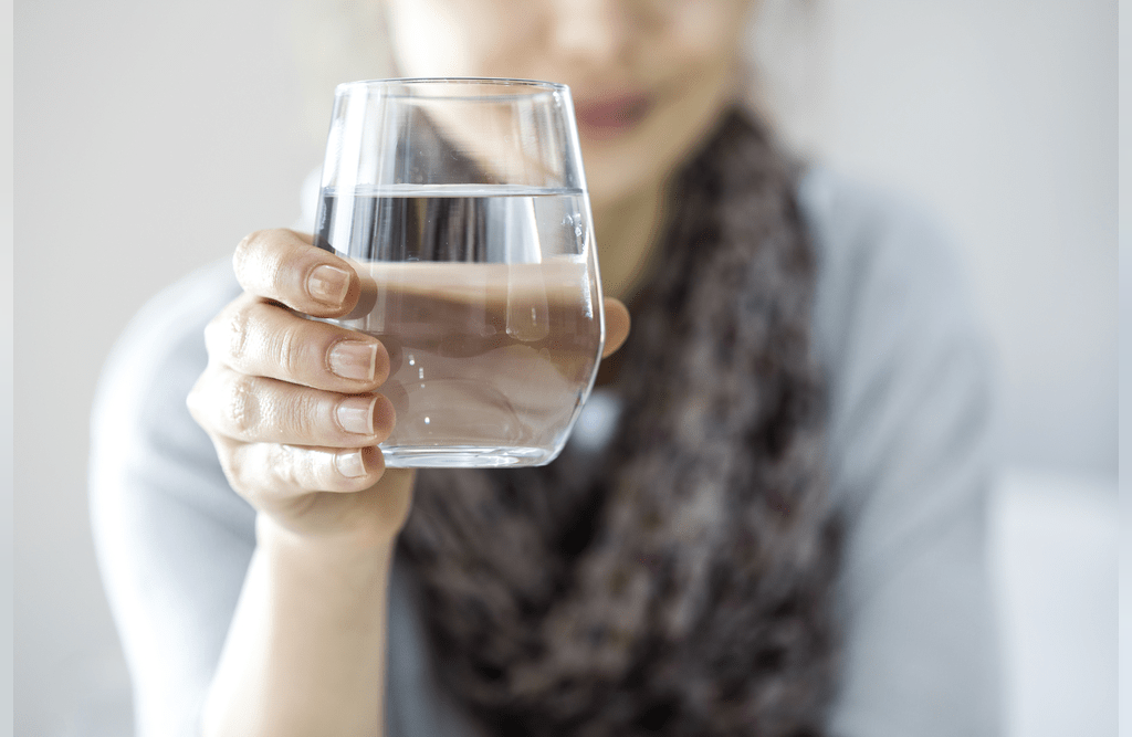 فواید نوشیدن آب گرم برای سلامتی