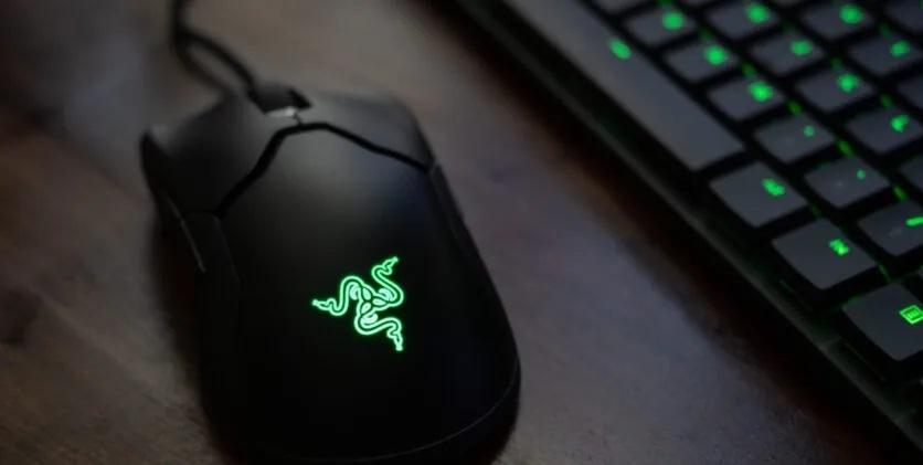 بسته‌بندی و طراحی Razer Viper 8K Hz