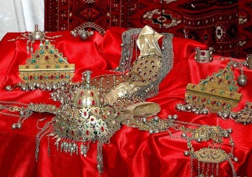 صنایع دستی گلستان: زیور آلات ترکمنی