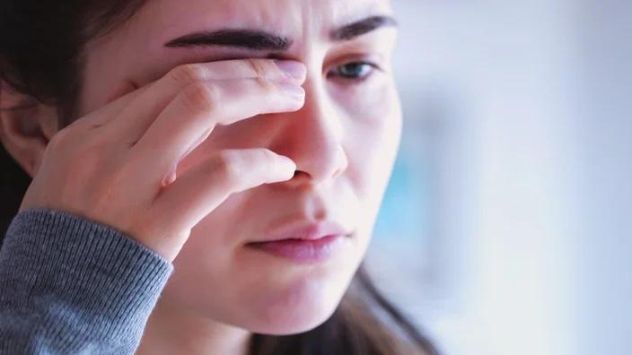 کمک‌های اولیه برای جسم یا ماده شیمیایی در چشم