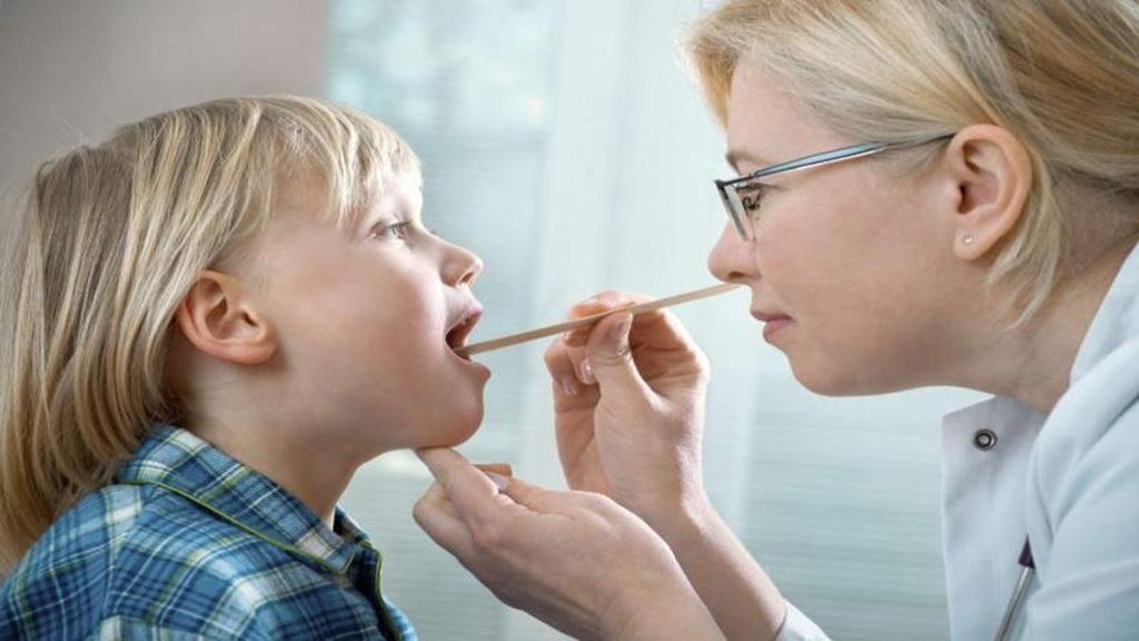 بعد از عمل لوزه چه بخوریم؛ مراقبت های بعد از عمل لوزه در کودکان