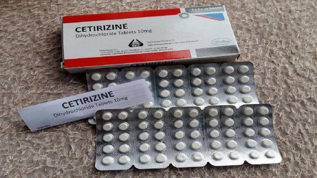 سیتریزین (Cetirizine): موارد مصرف، روش استفاده، عوارض و تداخلات و نکات پیش از مصرف آن
