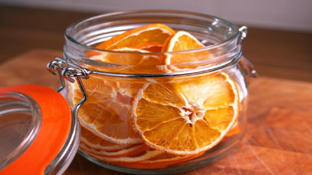 خشک کردن پرتقال در خانه ؛ طرز تهیه چیپس پرتقالی روی بخاری و در آفتاب و فر