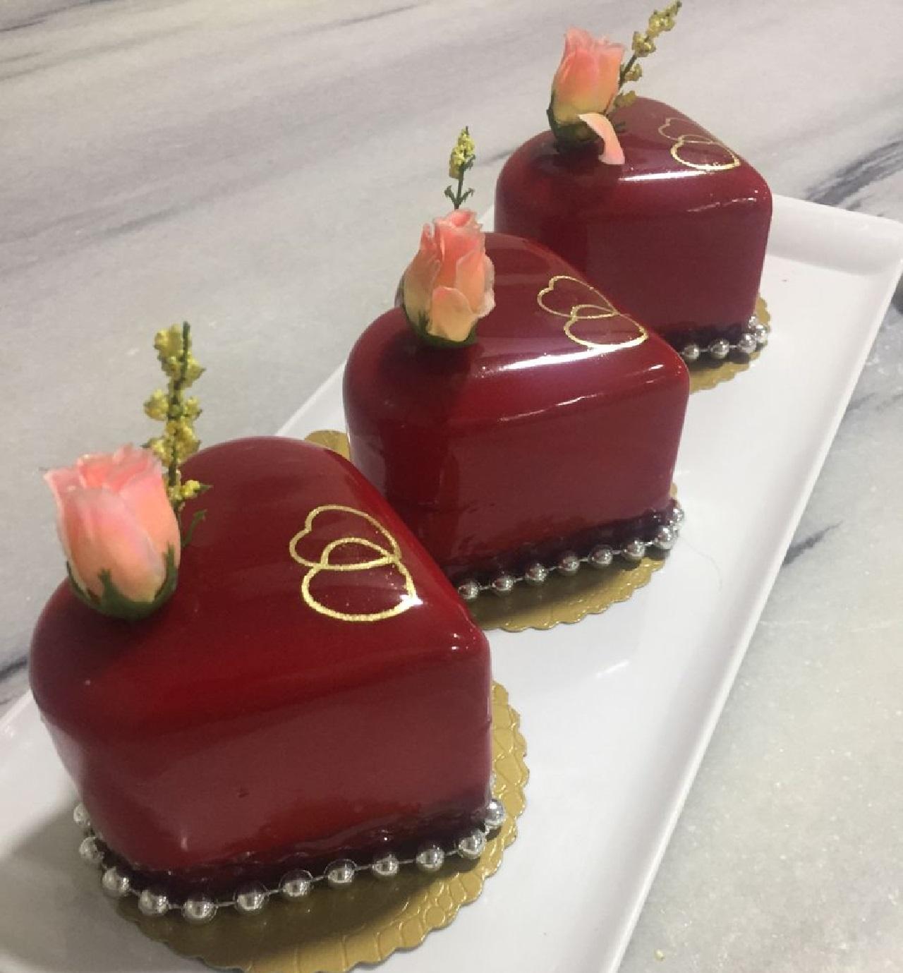 کیک روز زن بدون فوندانت 1