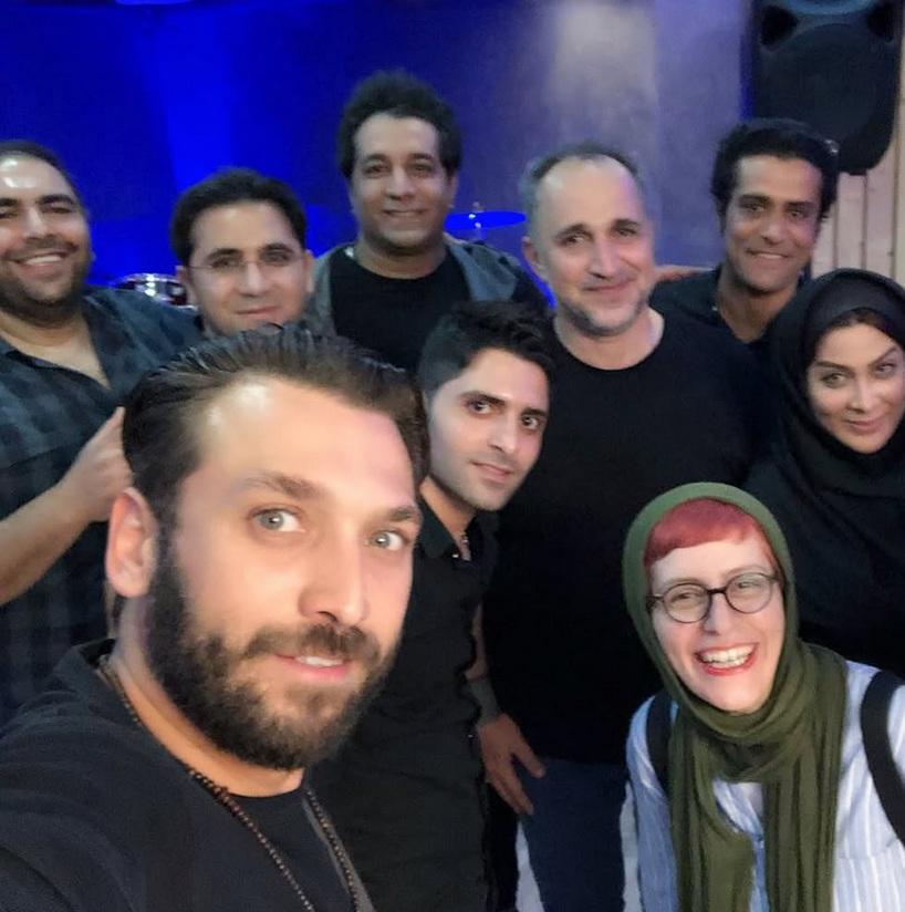 عکس امید جهان به همراه دوستان