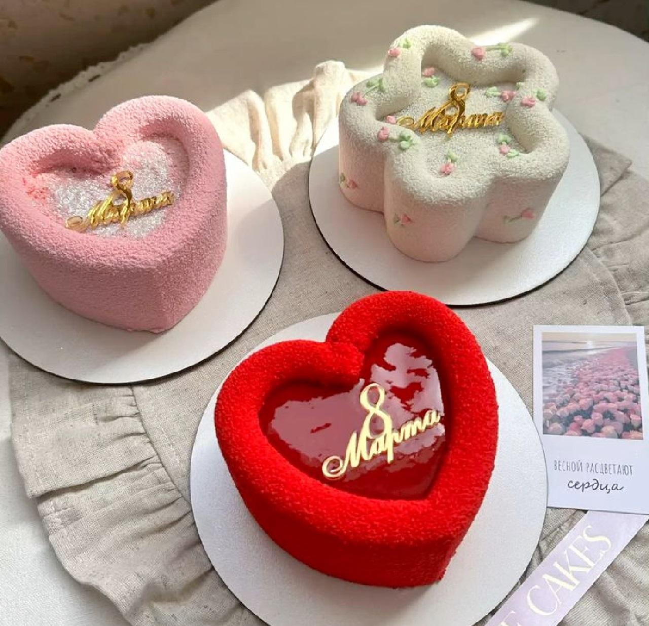 مینی کیک روز زن قلبی شکل
