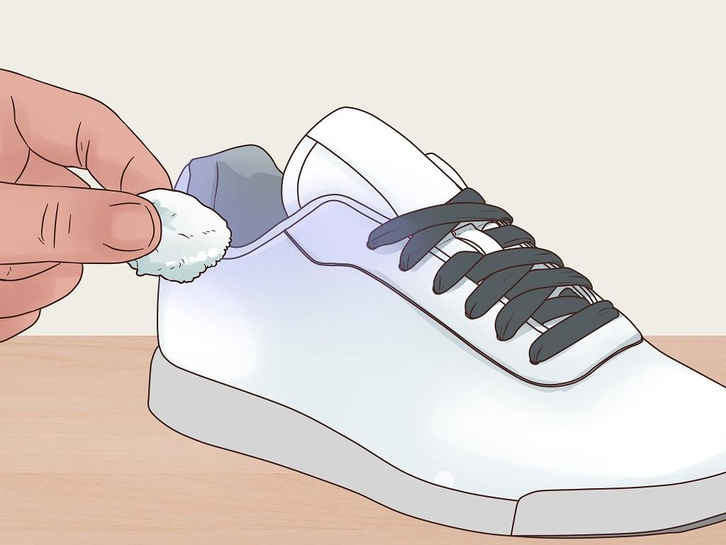 تمیز کردن کفش سفید با جوش شیرین