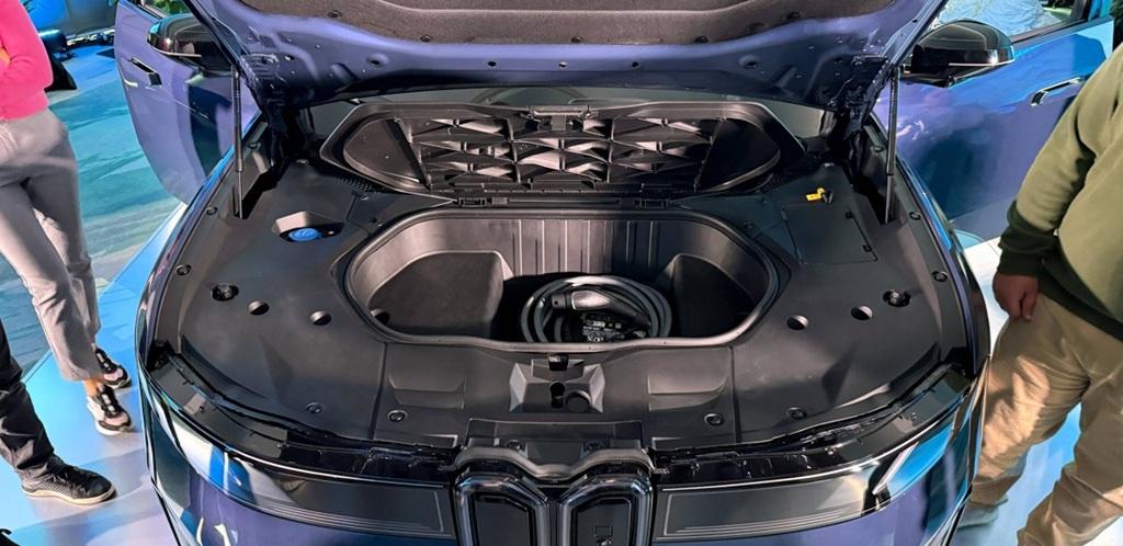 بررسی BMW iX3 جدید 6