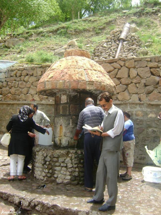  چشمه آب‌معدنی کندوان