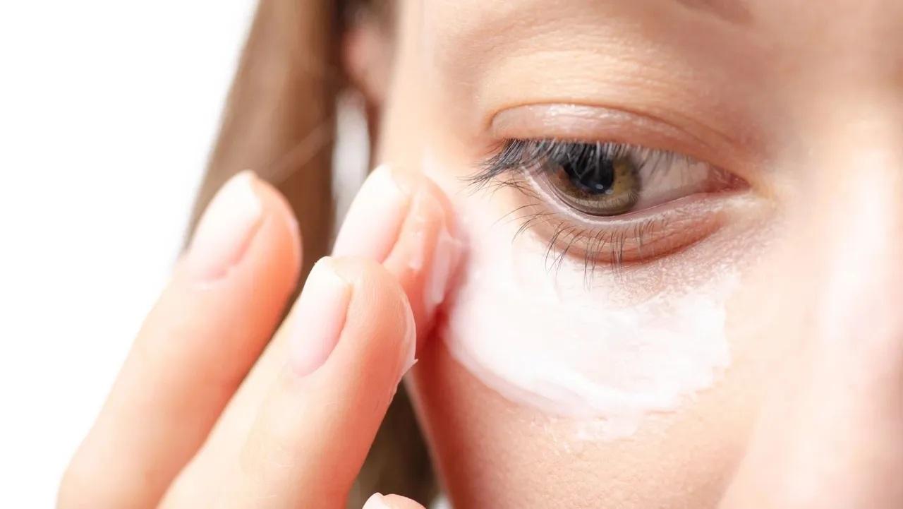 چگونه می&zwnj;توان از پف زیر چشم خلاص شد؟