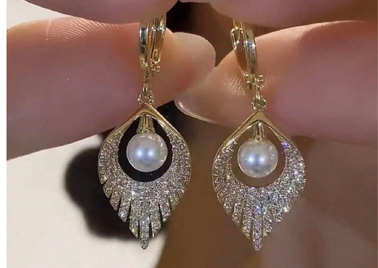 گوشوارههای مرواریدی مناسب هدیه روز مادر 2