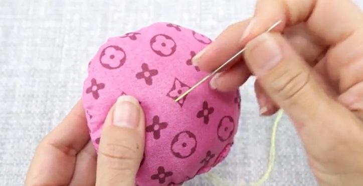 نحوه درست کردن بالشتک سوزن 11