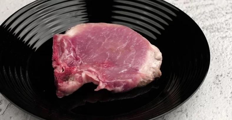 نحوه نچسب کردن ماهی تابه با روغن 10