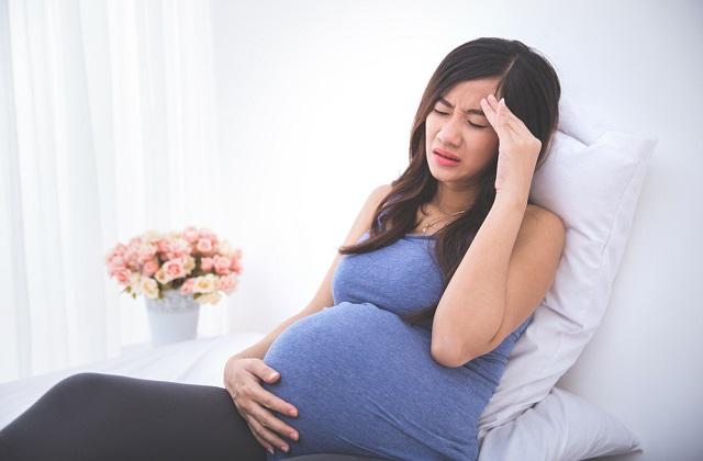 تنگی نفس در اوایل بارداری نشانه چیست