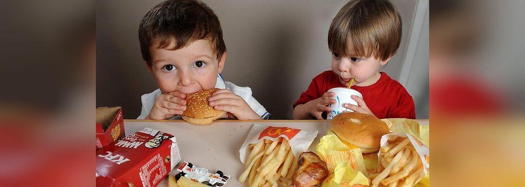 مصرف غذای نامناسب علت بی خوابی کودکان