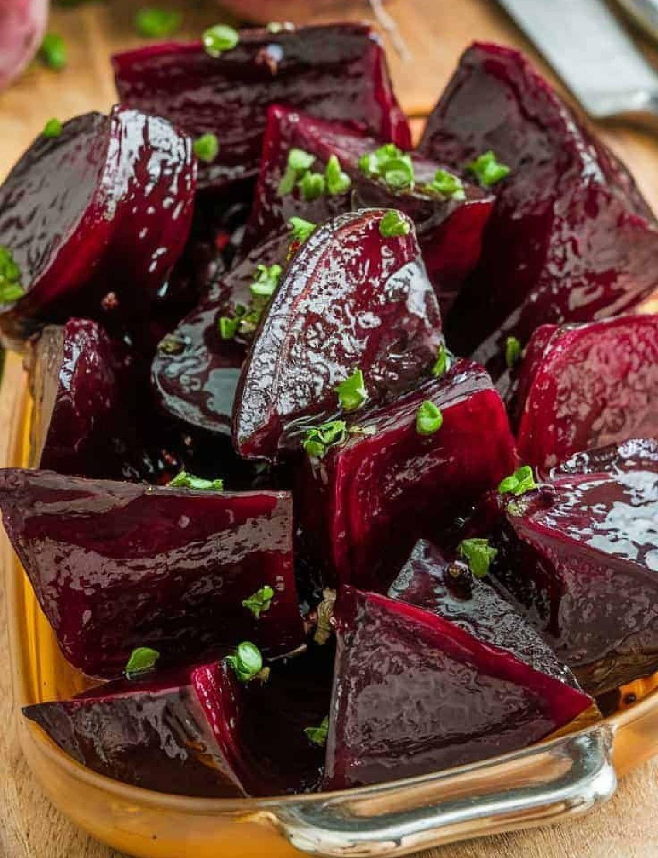 تزیین لبو شب یلدا به شکل لایهای با سبزیجات 6