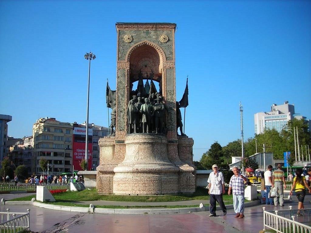 بنای یادبود جمهوری