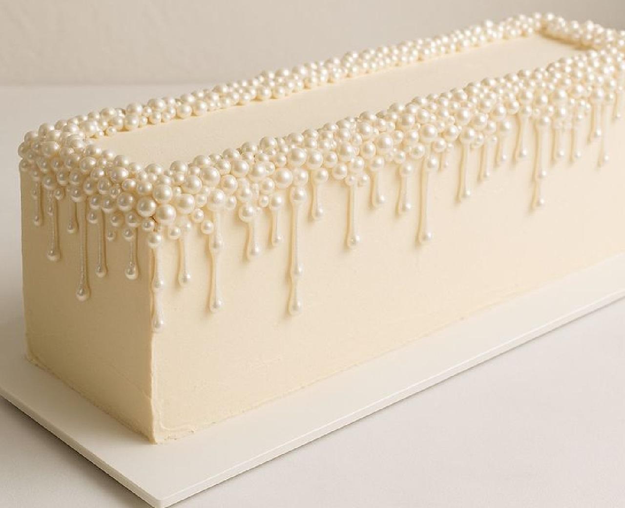 کیک روز مادر ساده و شیک با تزیین مروارید