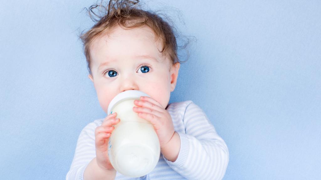 شیر کم چرب برای کودک بهتر است یا شیر پر چرب؟