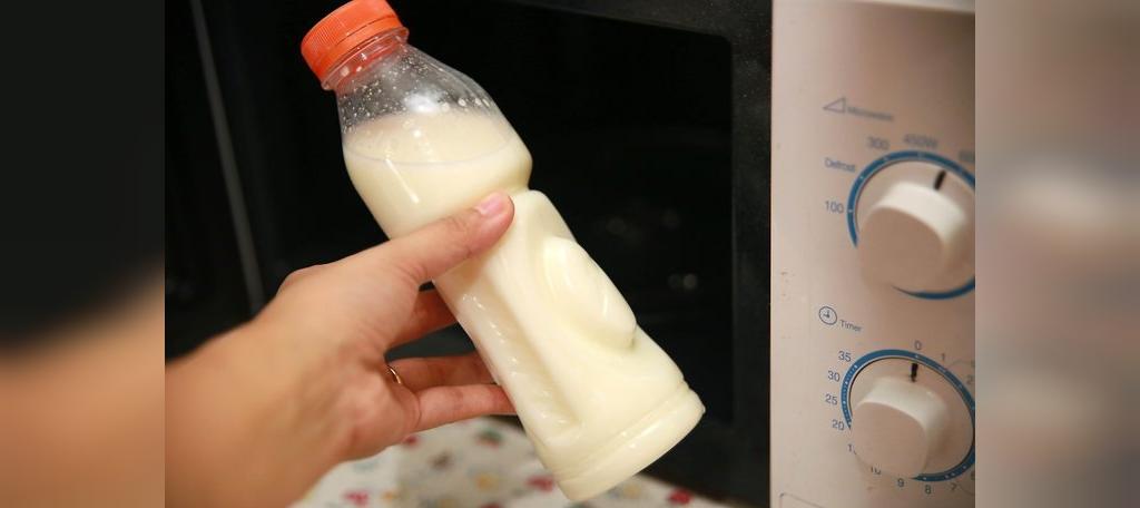 آیا ماکروویو کردن شیر سینه بی خطر است؟