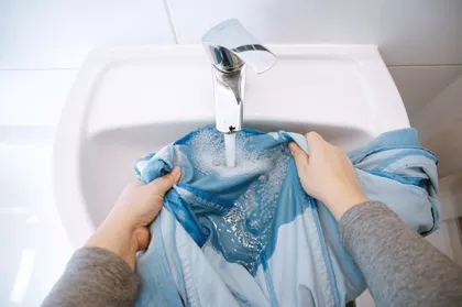نحوه پاک کردن لکه مدفوع پرندگان از روی لباس