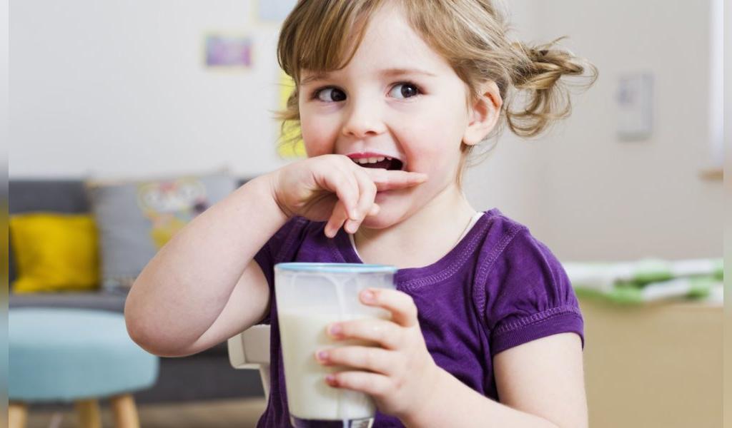 خواص شیر محلی برای کودکان