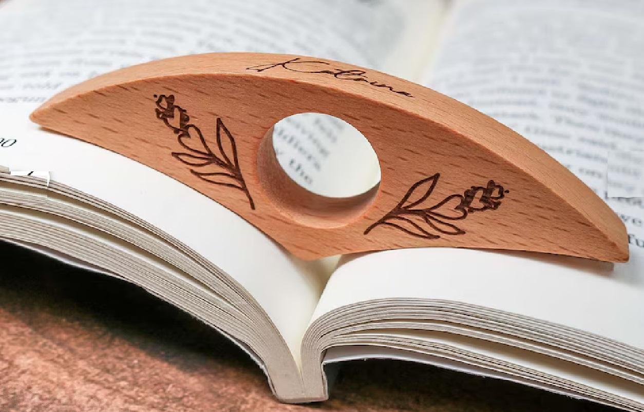 نگهدارنده کتاب اکسسوری خاص روز مادر