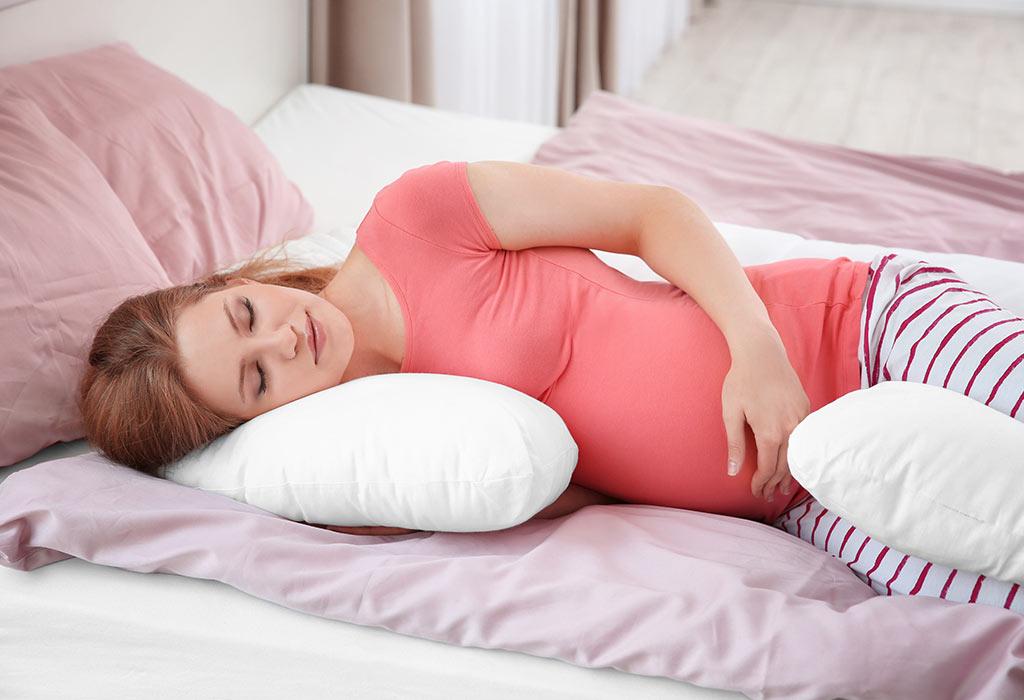 نحوه خوابیدن در هفته بیست و یکم بارداری