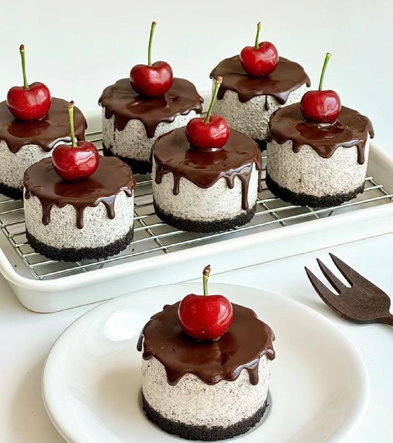 مدل مینی کیک روز مادر تک نفره طرح موس