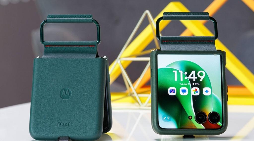 جعبه‌گشایی Motorola Razr 60 Ultra 2