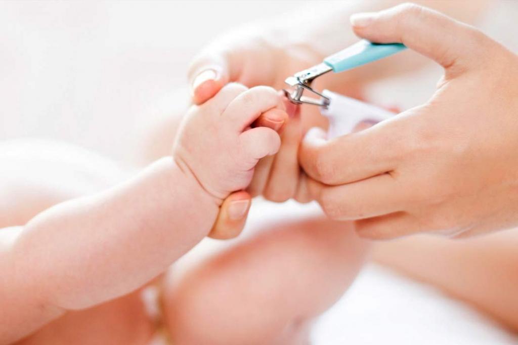 نکات مهم در مورد کوتاه کردن ناخن نوزاد