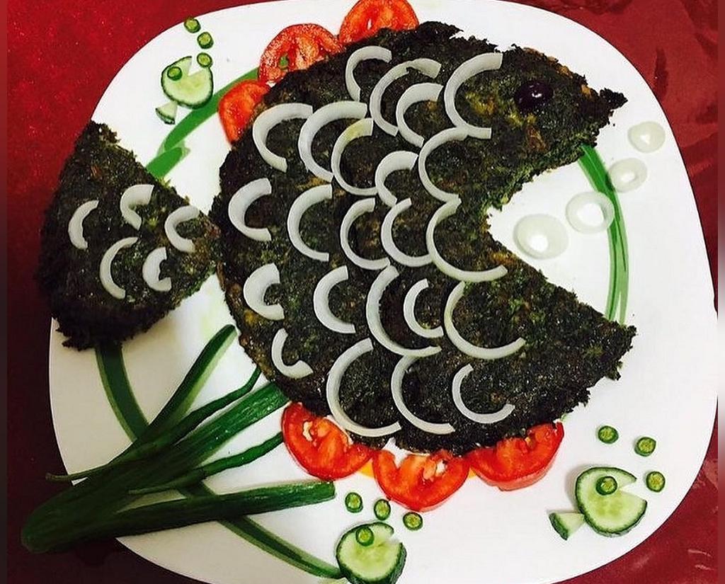 تزیین کوکو سبزی مجلسی به شکل ماهی