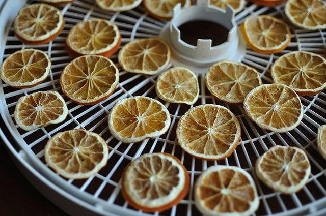 طرز خشک کردن لیمو ترش در میوه خشک کن