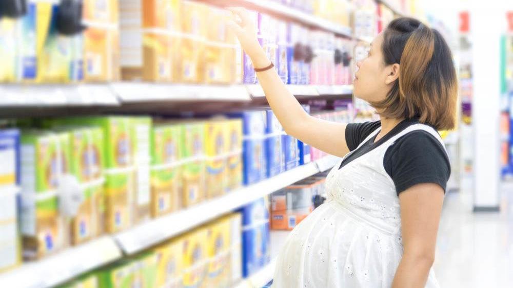 10 نکته مهمی که باید هنگام خرید شیر خشک کودک در نظر بگیرید