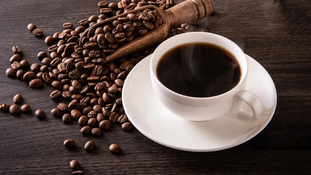 چگونه قهوه را خوش طعم کنیم؛ افزودنی و طعم دهنده قهوه طبیعی