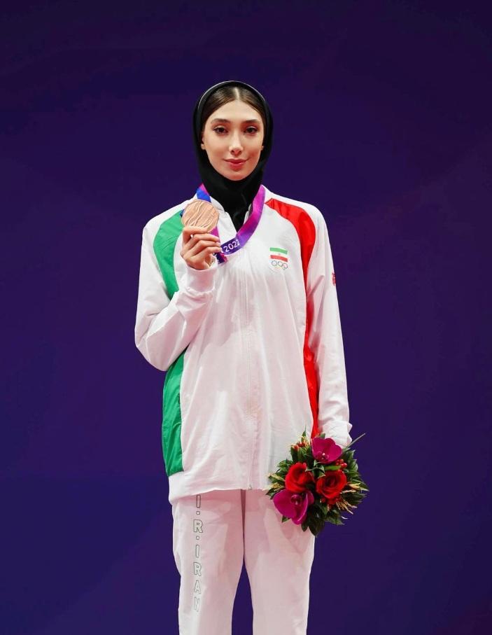 بیوگرافی مبینا نعمت زاده 2