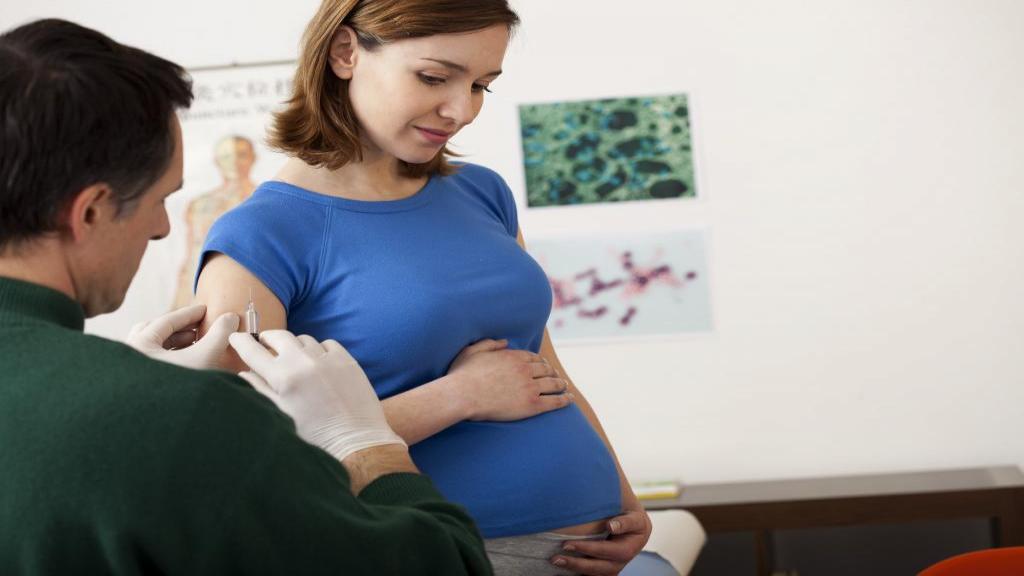 انواع هپاتیت در بارداری؛ واکسن، آزمایش و درمان هپاتیت
