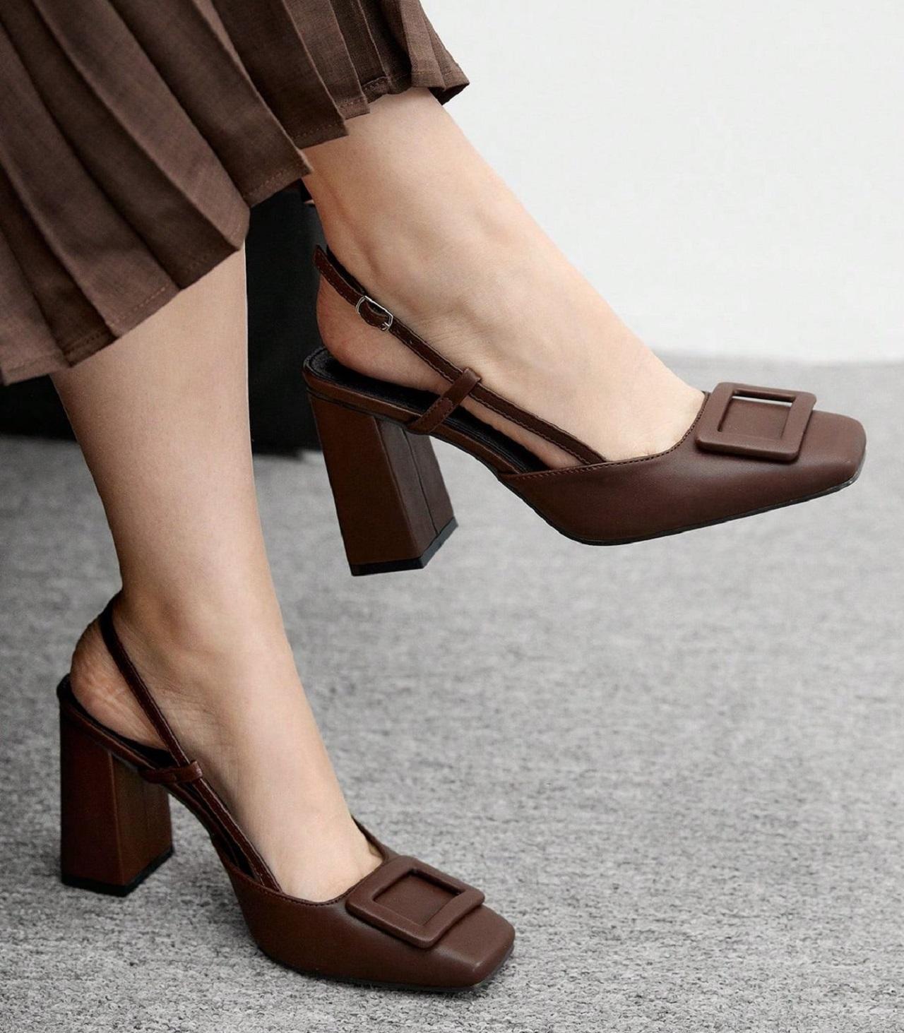 مدل کفش مجلسی پاشنه بلند چرم مدل مربعی 2