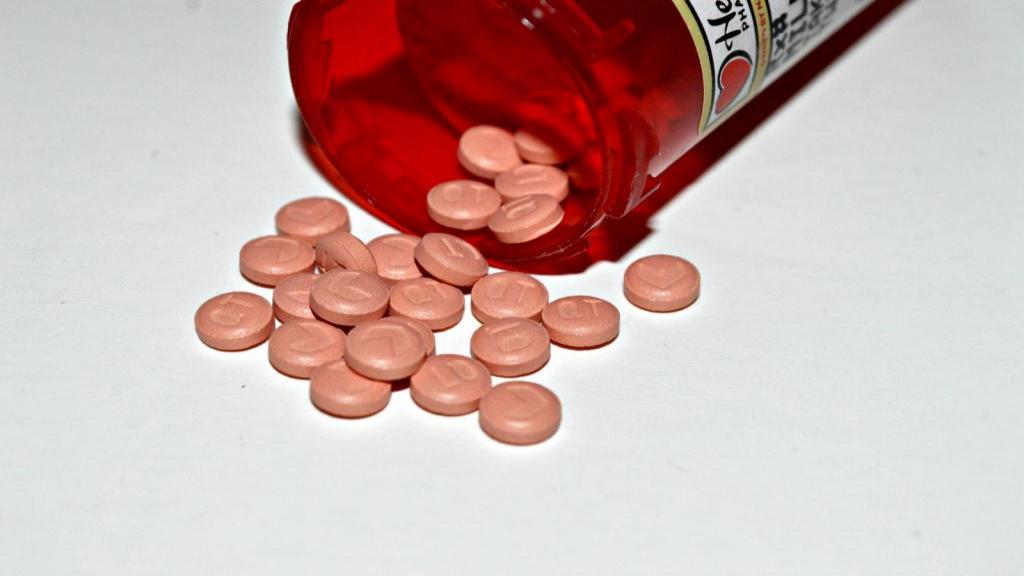 کاربردهای قرص بایوکوئتین (Bioquetin): طریقه مصرف، عوارض و تداخلات دارویی آن
