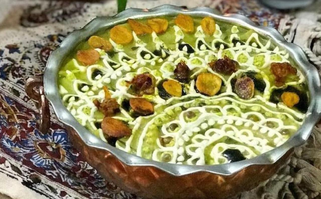 مدل تزیین آش رشته با کشک و نعناع داغ 7