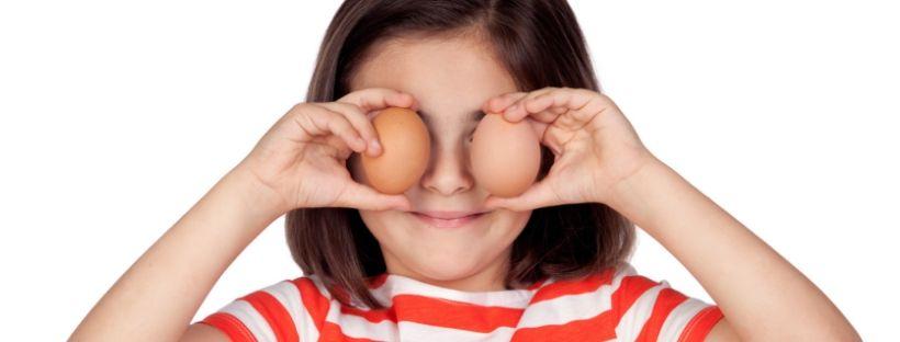 از چه زمانی به کودکمان تخم مرغ بدهیم؟