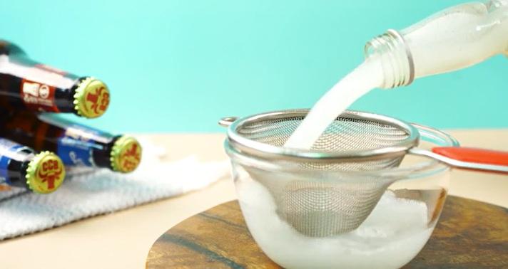 نحوه تمیز کردن بطری شیشه ای 9