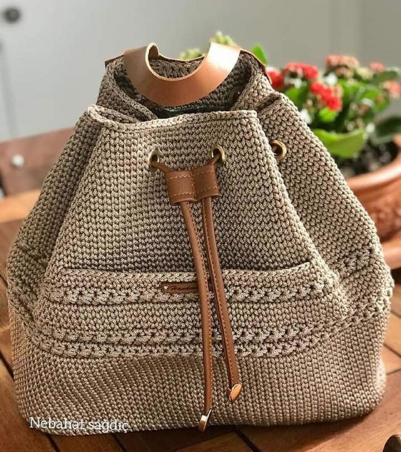 مدل کوله&zwnj; پشتی رافیا با جزئیات چرمی 9