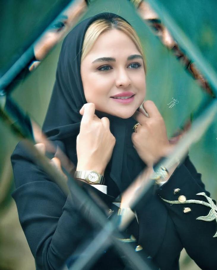 عکس هنری نیلوفر هوشمند