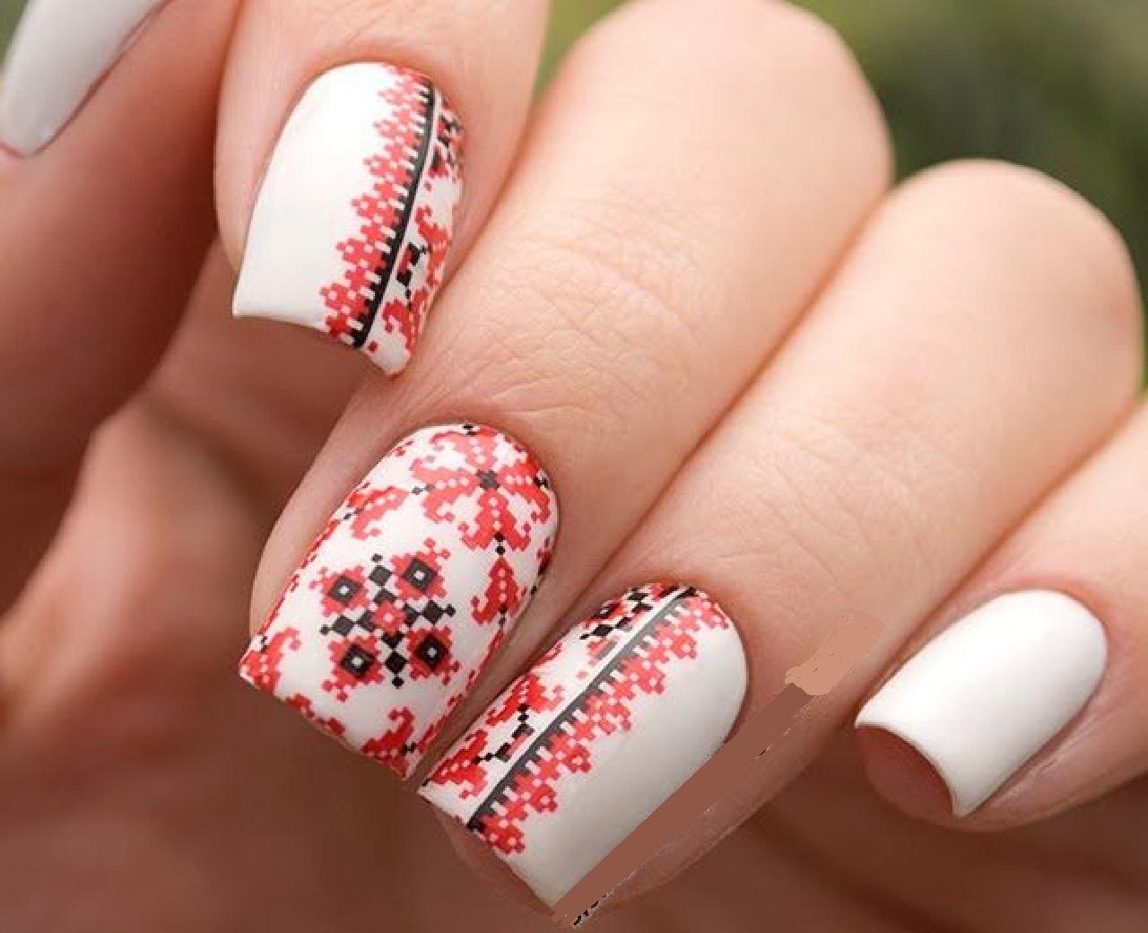 مدل ناخن یلدایی کوتاه و ساده طرح سنتی