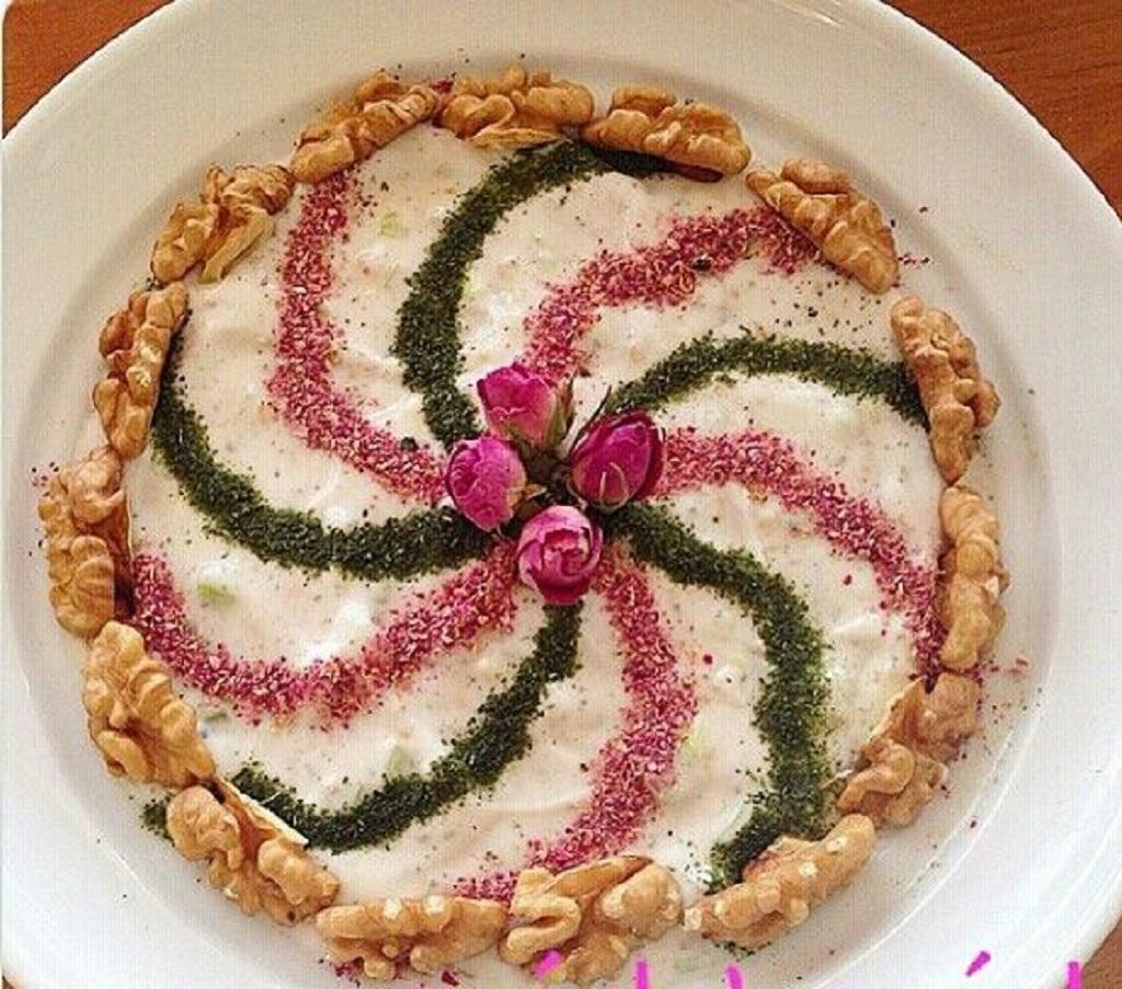 مدل تزیین ماست و خیار یا گردو 4