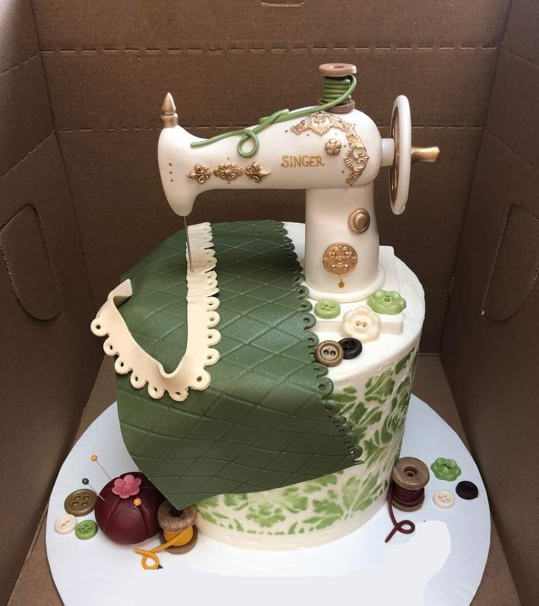 مدل کیک روز خیاط با طراحی سه‌ بعدی با جزئیات ظریف
